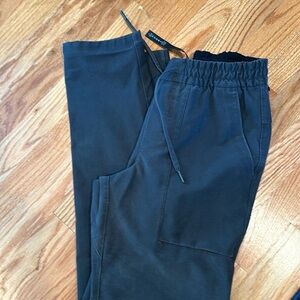 Mens lulu joggers size small